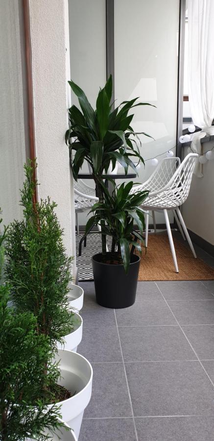 Bit Eccentric With The Balcony Apartment Warsaw Luaran gambar
