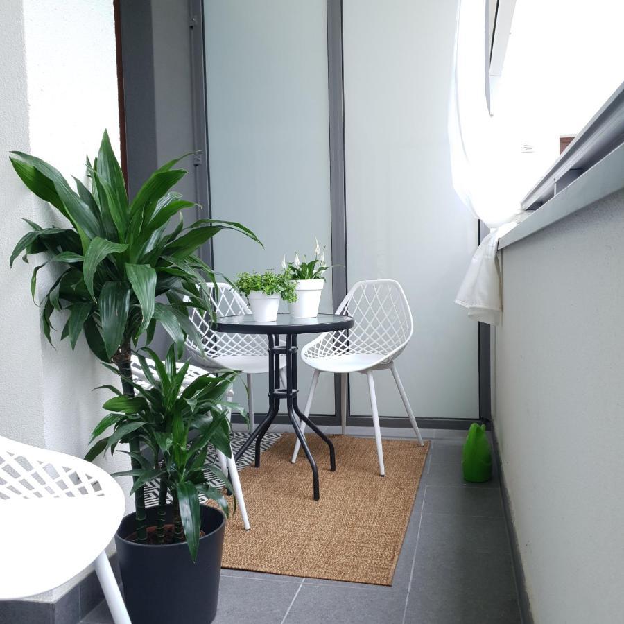Bit Eccentric With The Balcony Apartment Warsaw Luaran gambar